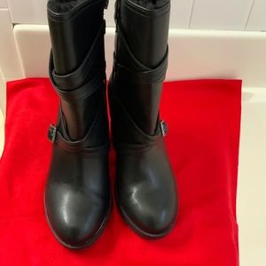 BRAND NEW SCOOP FAUX LEATHER BLACK MID-CALF BOOTS. SIZE 9.5